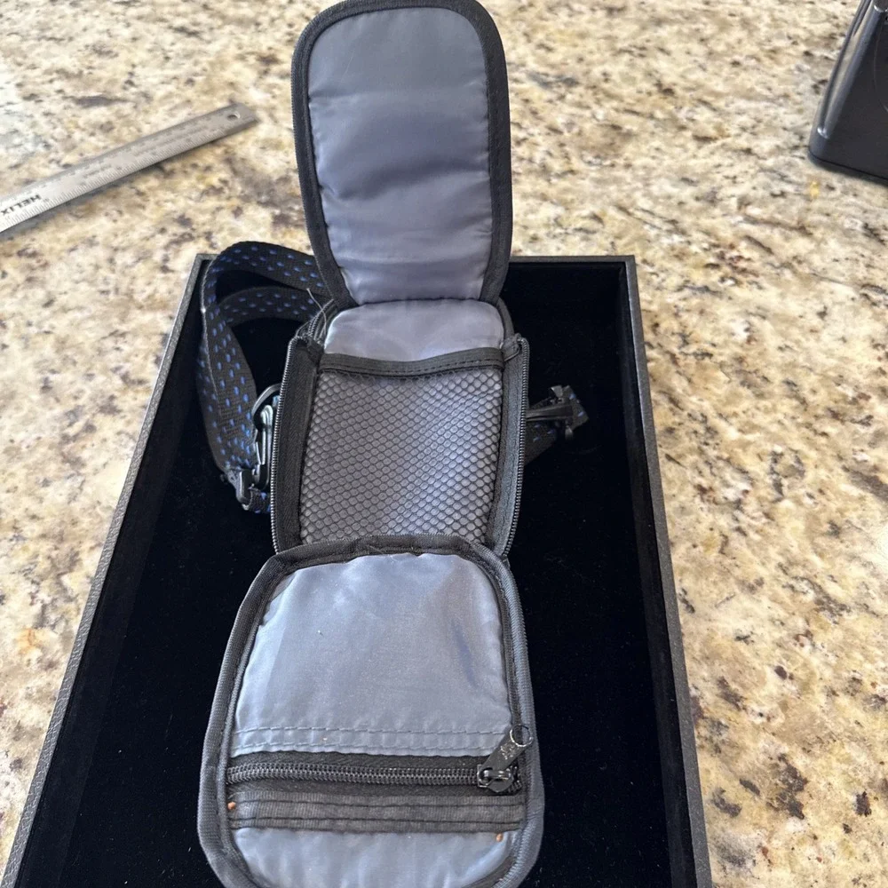 Samsonite Digital Camera Padded Soft Case W/ Belt Loop&Shoulder Strap Black 2023